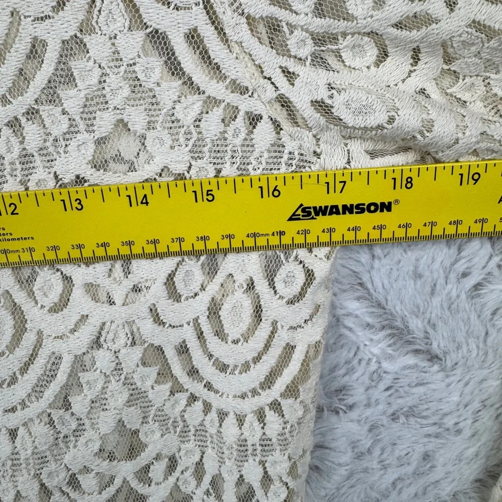 Banana Republic Lace Button Back Top Women XS Ivory‎ Cream Floral Sheer Romantic